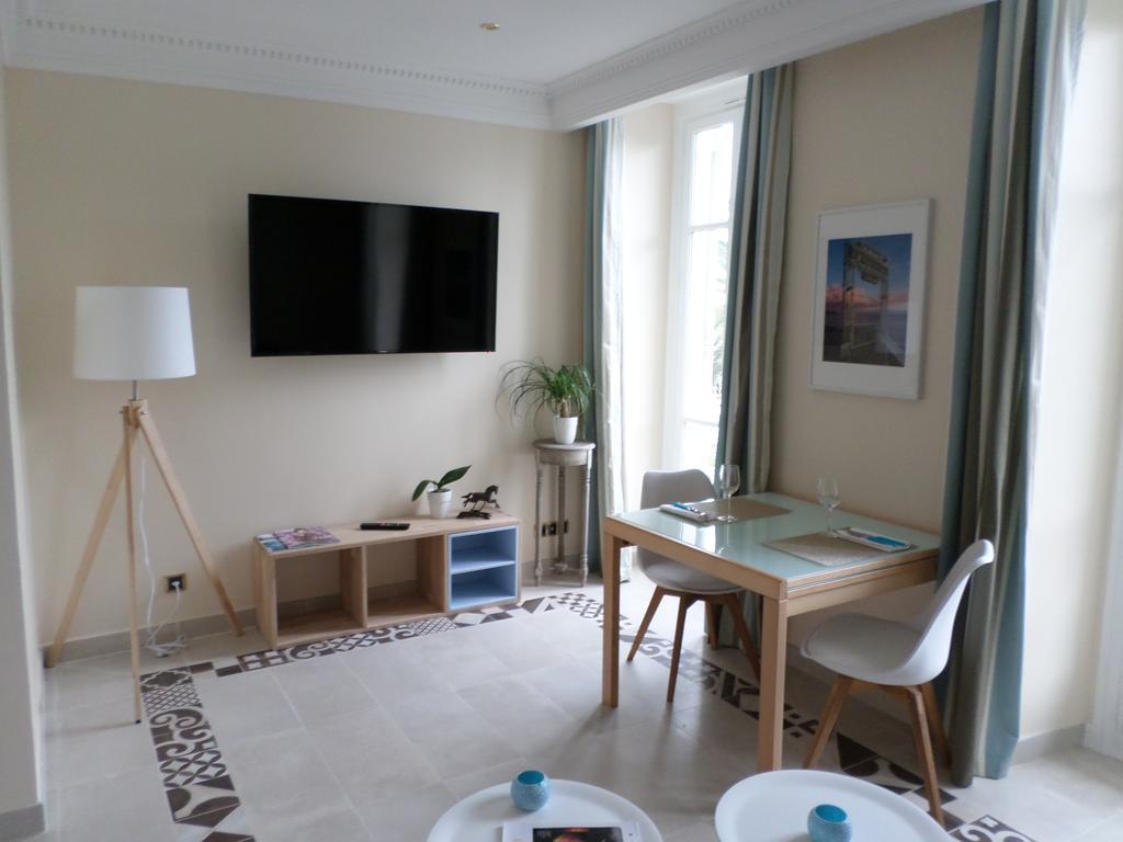 Apartment - Promenade Des Anglais Nice Room photo